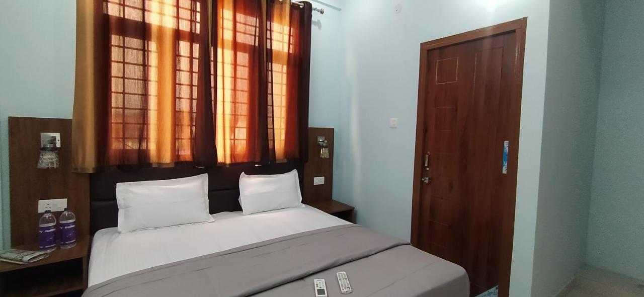 Hotel Comfort Inn Homestay Dehradun Bagian luar foto