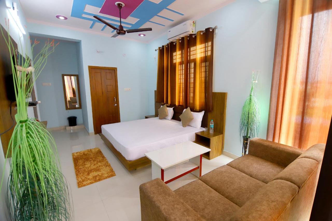 Hotel Comfort Inn Homestay Dehradun Bagian luar foto